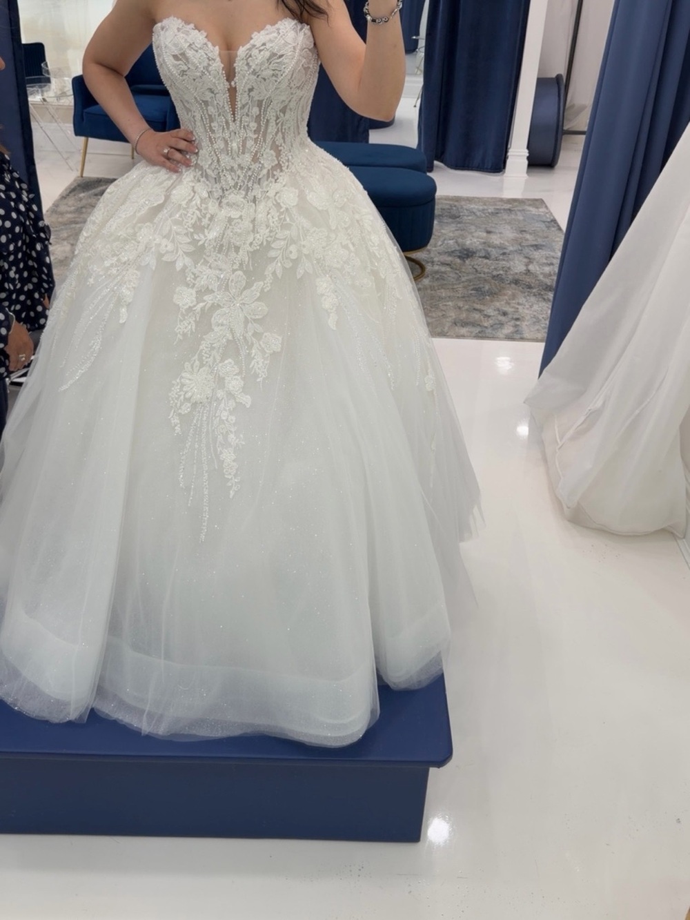 Ivory Ball Gown Wedding Dress with Lace Appliqué